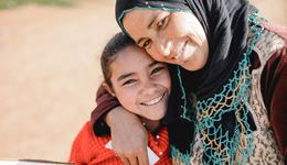 210303_War-Child_LB_Syrian-mother-with-child