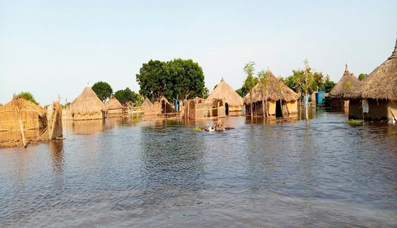 221030_South_Sudan_Floods_Deserted_town.jpg