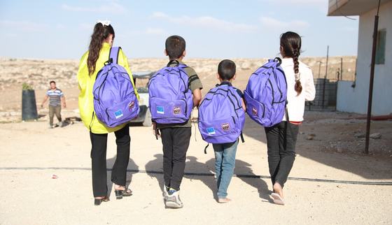 Kinderen op de Westelijke Jordaanoever ervaren veel stress en lopen risico's op het gebied van bescherming. Via Team Up biedt War Child veilige plekken waar kinderen kunnen spelen, ervaringen kunnen verwerken en tot rust kunnen komen.