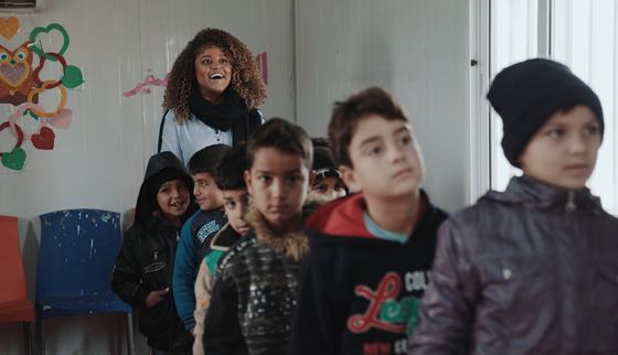 War Child-ambassadeur Quinty Misiedjan bij het Little Fellow-programma in Jordanië_Getekend voor het leven_War Child_200125