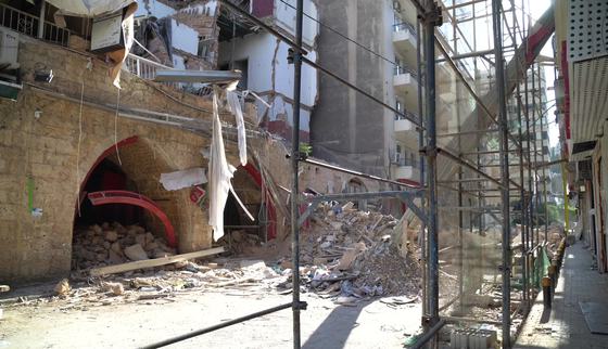 Beiroet explosie liet wijk Karantina in puin achter, totaal verwoest_Libanon_War Child_201006