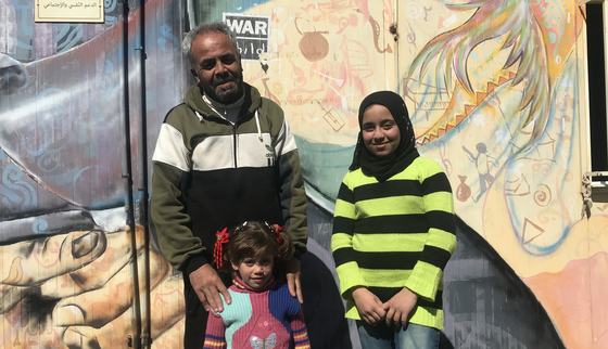 Fatima meisje gevlucht uit Syrië woont nu in Jordanië in een vluchtelingenkamp_ War Child Jordanië_XXXXXX