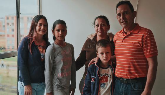 Faviana met haar familie in Colombia_War Child Colombia_190821