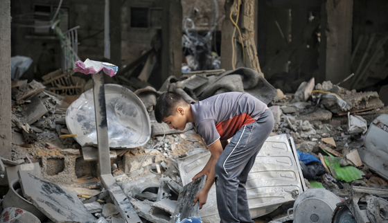 War Child in Gaza_oPt_Children fall victim of the conflict_OCHA - Mohammad Libed_210519