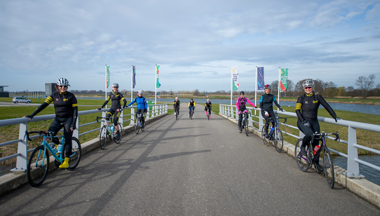 Goed Bezig_fietsvrouwen_Actie voor War Child_070421