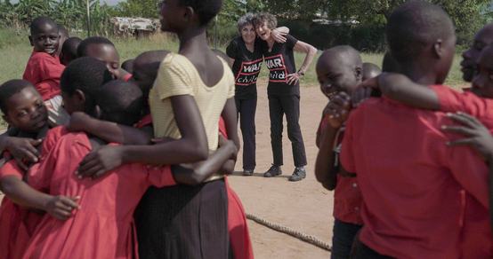 Hedy en Hanneke in Oeganda_doorbreek het zwijgen_kinderen in oorlog van toe en van nu_War Child_200301