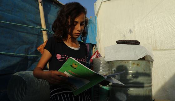 Lamiya leest_veilige plek Mosul_War Child Irak_181004