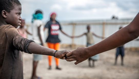 War Child_Kinderen in een kring_Mulongwe_IDEAL_DR Congo_180628