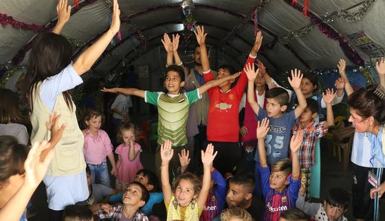 Children in Iraq in a War Child safe space_War Child Iraq_181005