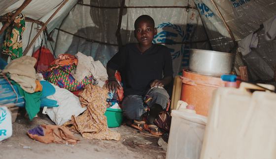 Roger in his homemade house, fled from Burundi_War Child Uganda_190918