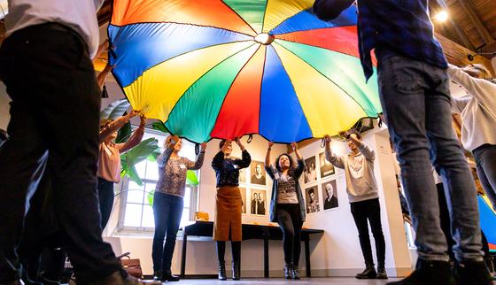 TeamUp parachute_War Child_Nederland_191209