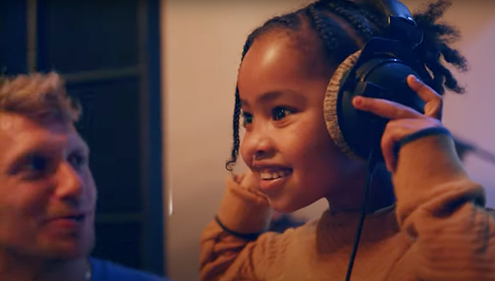 Ambassadeur Chef'Special - Lied Samen Zijn Wij met gevluchte kinderen TeamUp_War Child Holland_210924