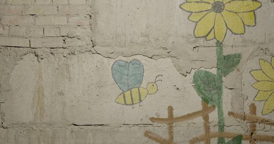 War-Child_Oekraïne_Veilige-Plek_Denys_schuilkelder-muur_231022