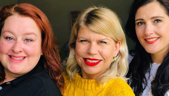 Actrices beklimmen Kilimanjaro voor War Child_190617