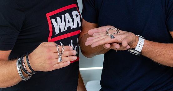 War Child Bracelet_Marco Borsato en Bas Verdonk_War Child Nederland_191114