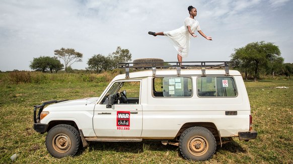 Michaela DePrince in Oeganda