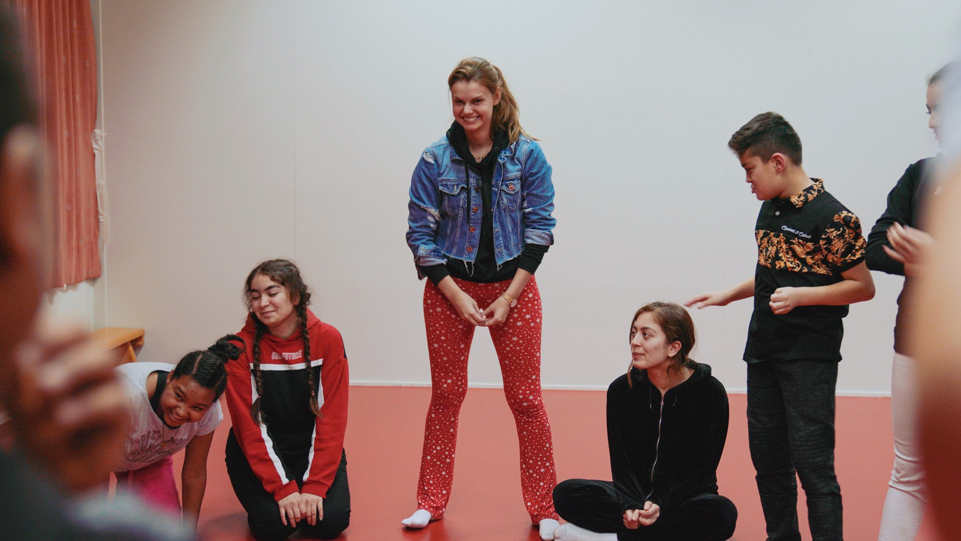 Tijdens sport en spel voor vluchtelingen doet War Child-ambassadeur Britt Scholte mee