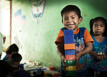 Colombia Veilige Plek spelend jongetje