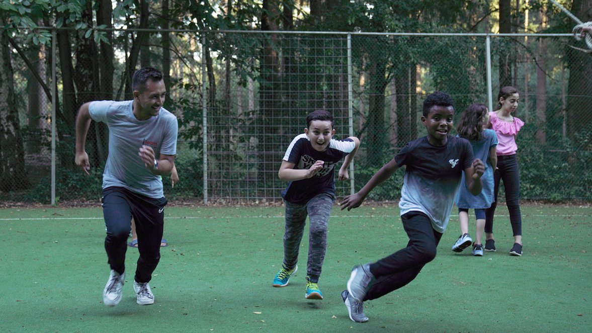 Gevluchte Afghaanse kinderen doen mee met TeamUp in Nederland