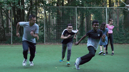 Gevluchte Afghaanse kinderen doen mee met TeamUp in Nederland