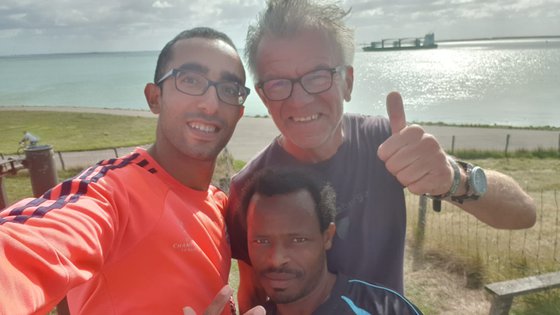 Dam tot Damloop Theodoor met lopers.jpg