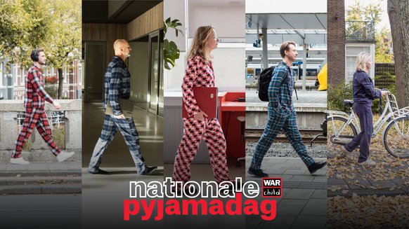 Mensen in pyjama's op straat