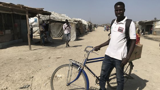 Uitdelen van corona hulppakketten aan Zuid-Soedanese families - War Child COVID-19