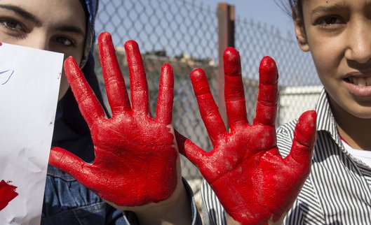 Jordanië meisjes girls red hand day rode handen dag War Child