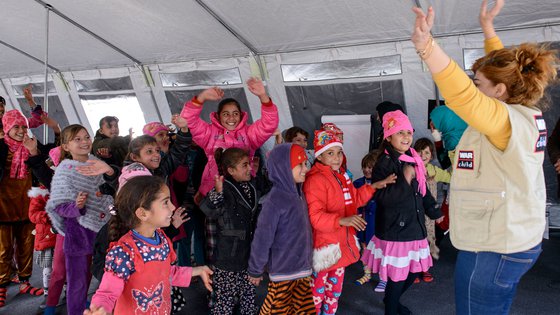 War Child helpt kinderen in oorlog weer kind zijn op veilige plekken