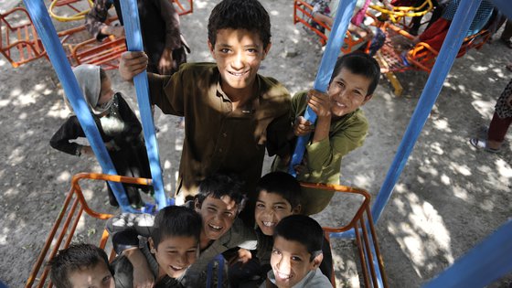 Afghanistan kinderen buiten spelen veilige plek War Child