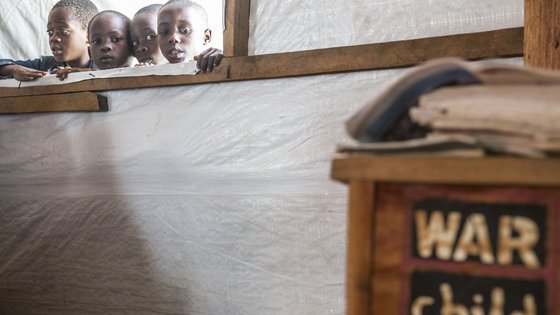 Burundi kinderen klaslokaal school War Child