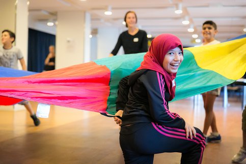 TeamUp Nour AZC Tilburg War Child parachute