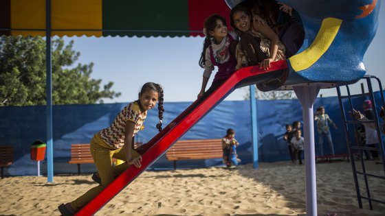 bezette Palestijnse gebieden glijbaan War Child