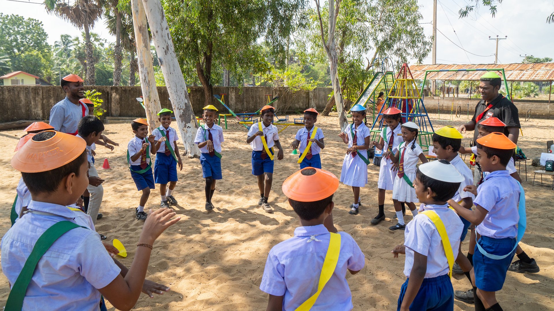 Kinderen in Sri Lanka doen mee aan TeamUp van War Child