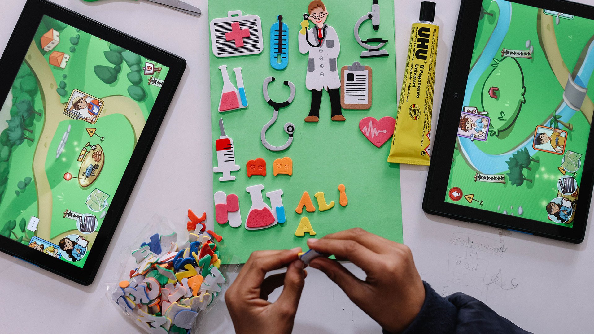 Child is playing and learning at the same time with Can't Wait to Learn's tablet educational games