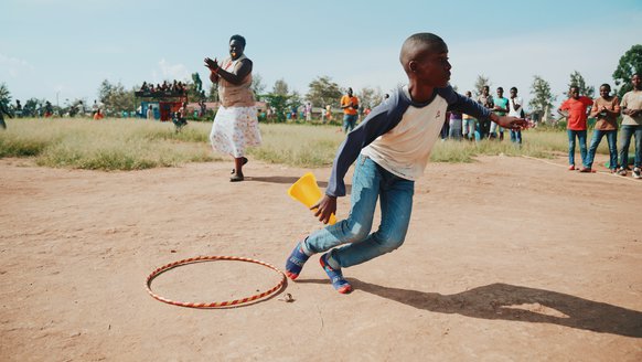 Boy in Uganda joining TeamUp _War Child