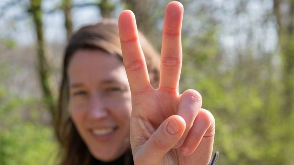 Al jaren is Nienke Teunissen sportief #GoedBezig voor kinderen in oorlog