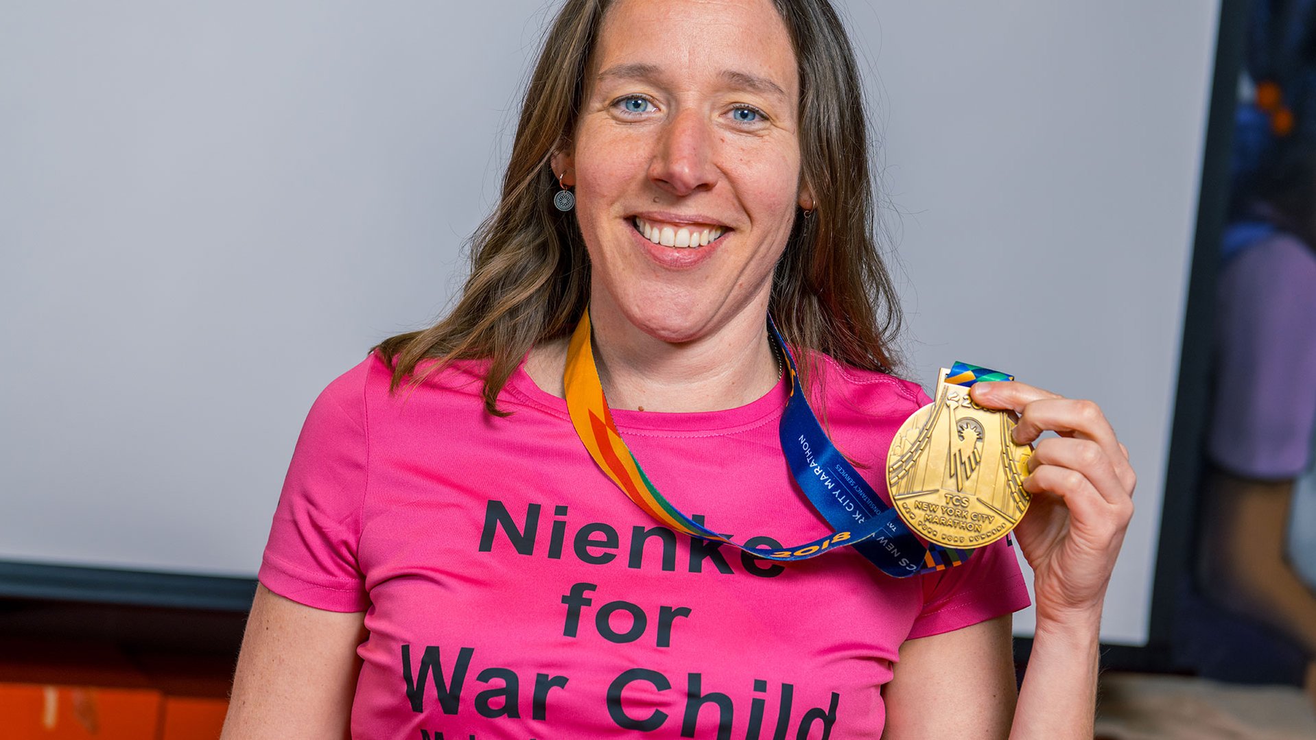 Al jaren is War Child-collega Nienke #GoedBezig met sportieve acties voor kinderen in oorlog