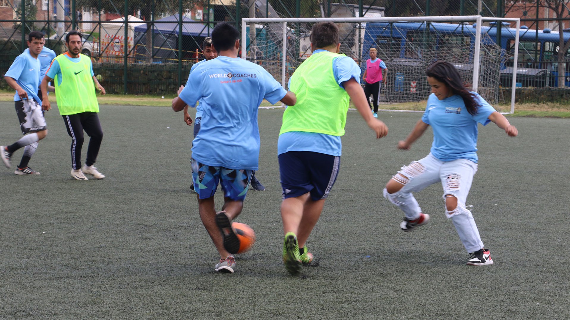 War Child benut de kracht van voetbal om de situatie van lokale jeugd in Colombia te verbeteren