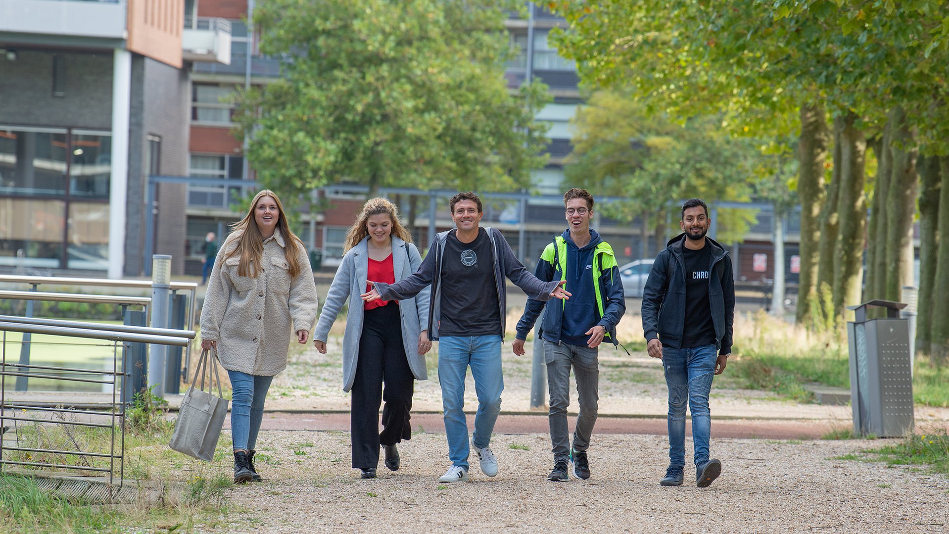 Docent en studenten aan de Haagse Hogeschool zijn #goedbezig voor War Child