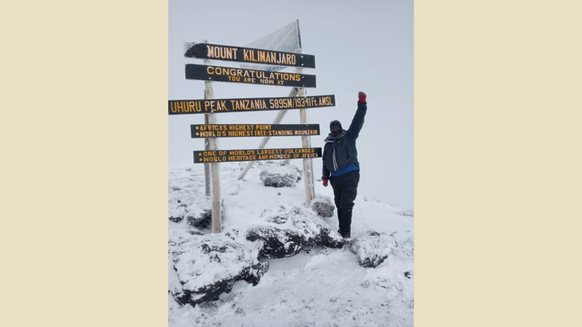 Met gids David veilig naar de top van de Kilimanjaro