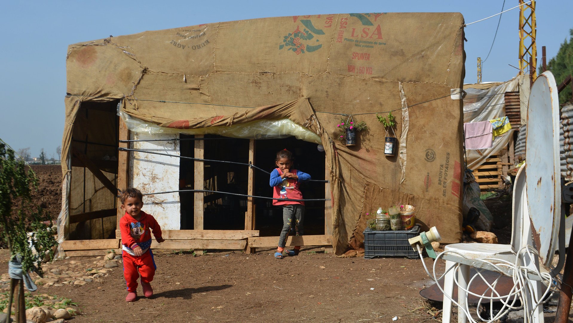 Alia, broertje en zusje in Libanon gevlucht uit Syrië_War Child