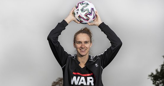 miedema nieuwe ambassadeur war child nieuws2.jpg