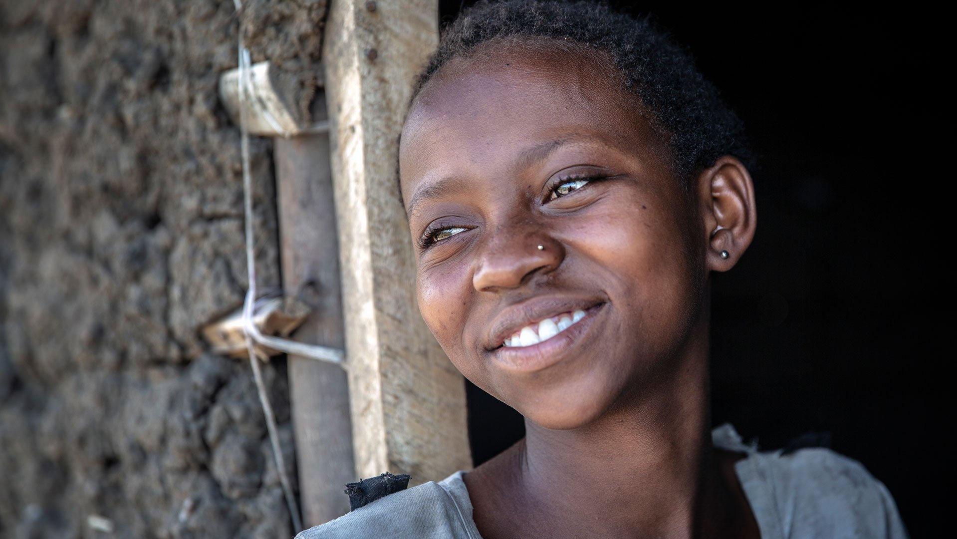 Foto van meisje uit Burundi in Oeganda - War Child programma