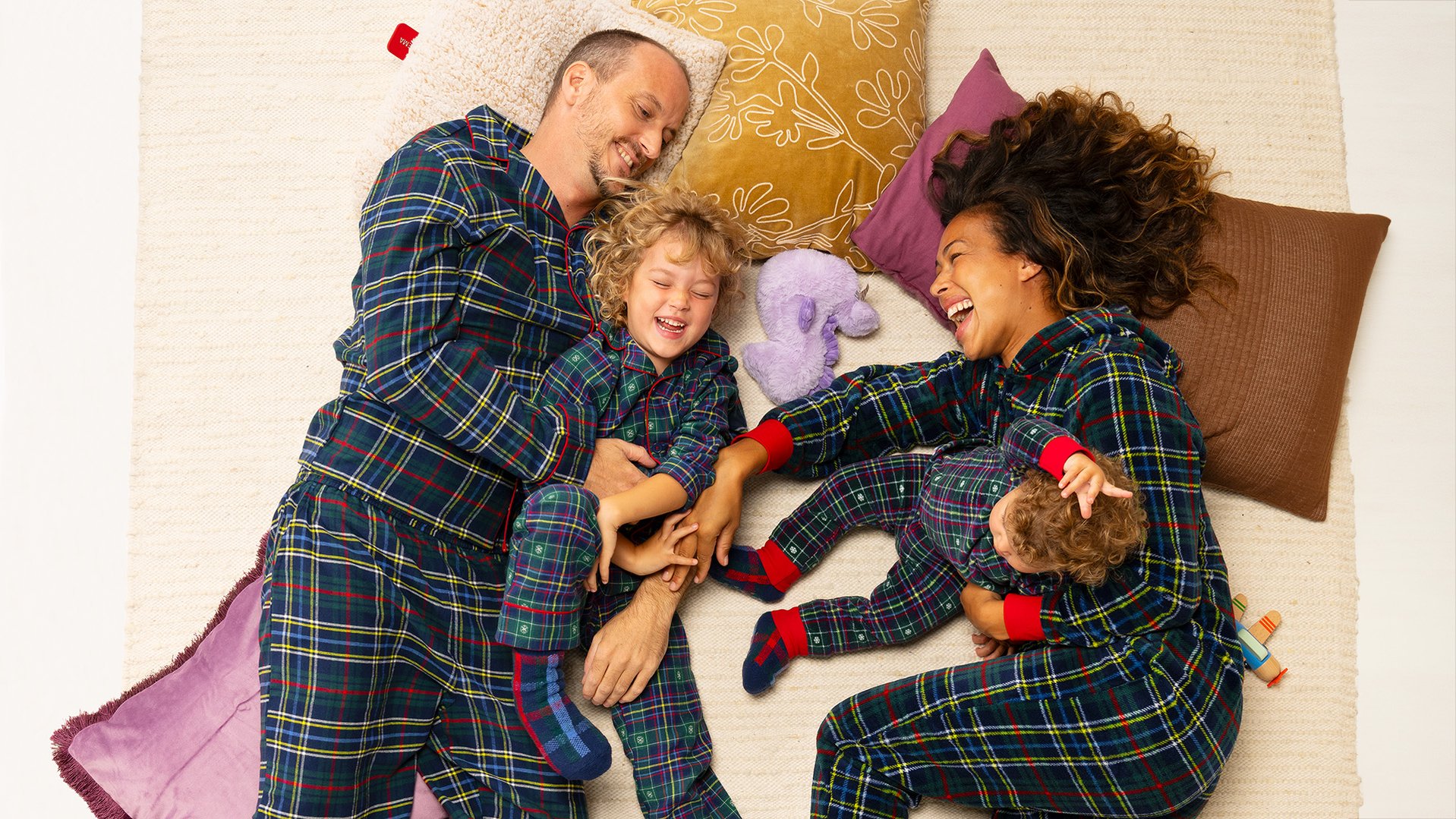 web-feestdagen-2025-kerst-09b-warchild-familie-405